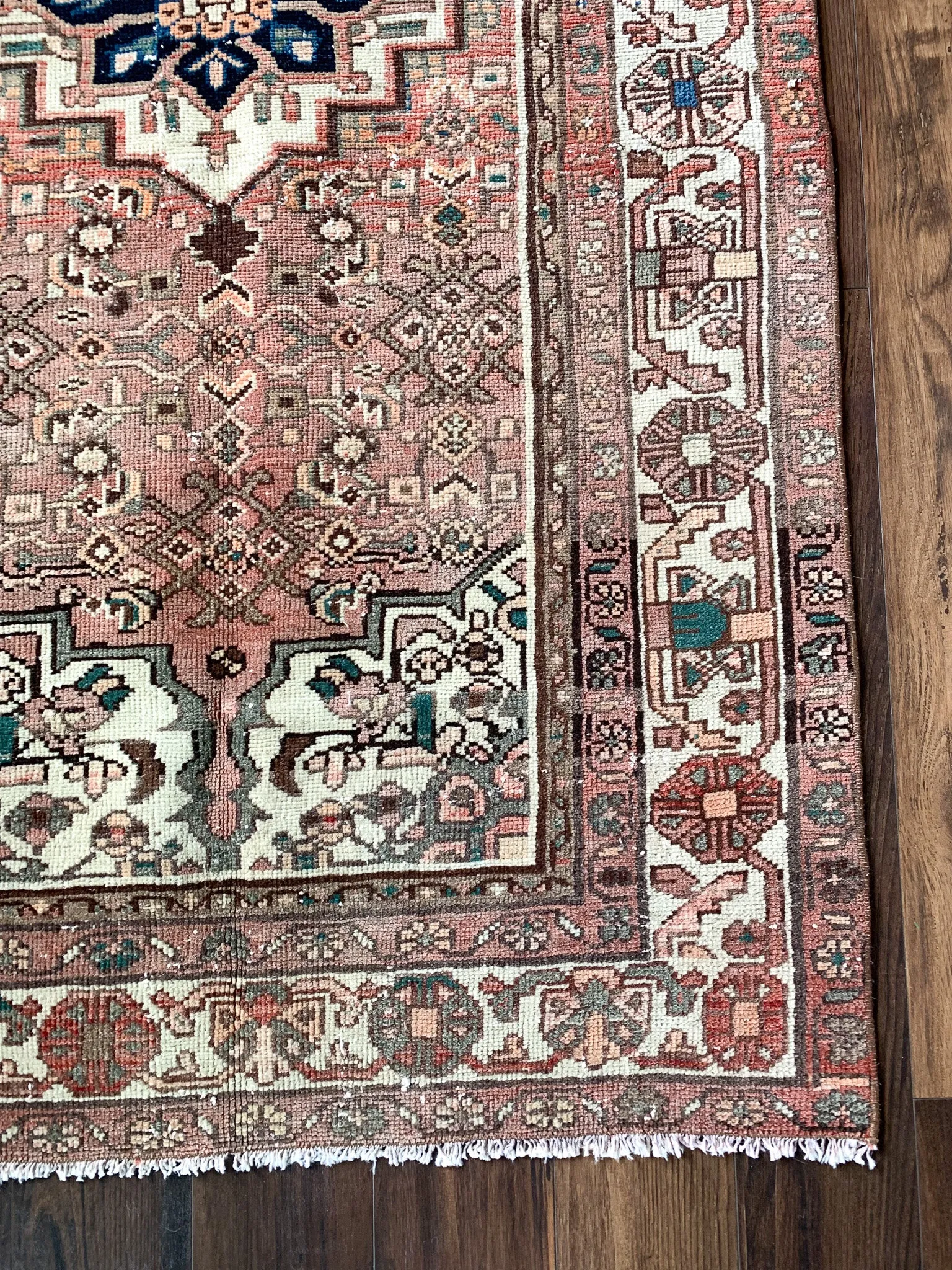 No. A1103 - 3.4' x 6.0' Vintage Persian Zanjan Area Rug