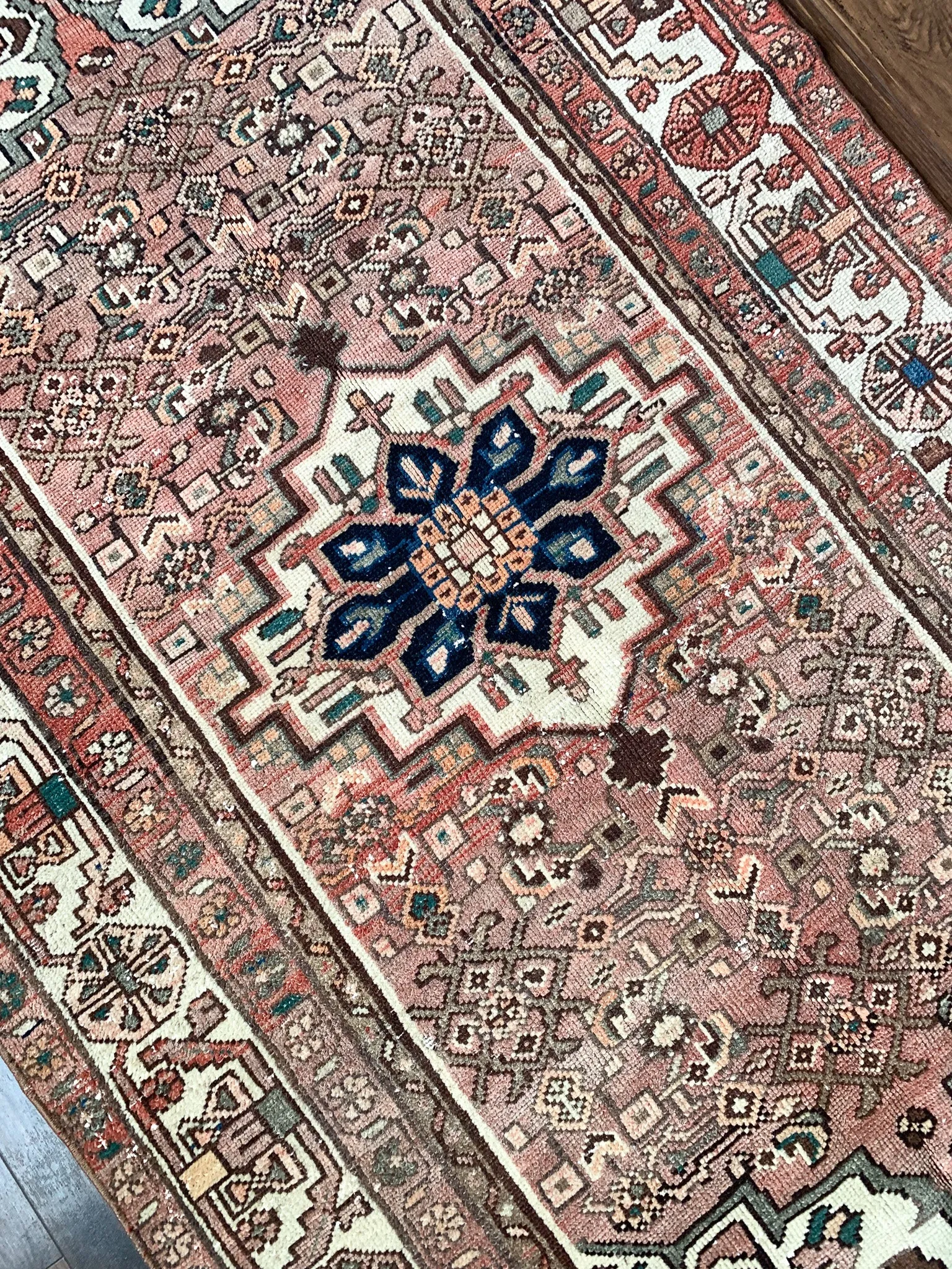 No. A1103 - 3.4' x 6.0' Vintage Persian Zanjan Area Rug