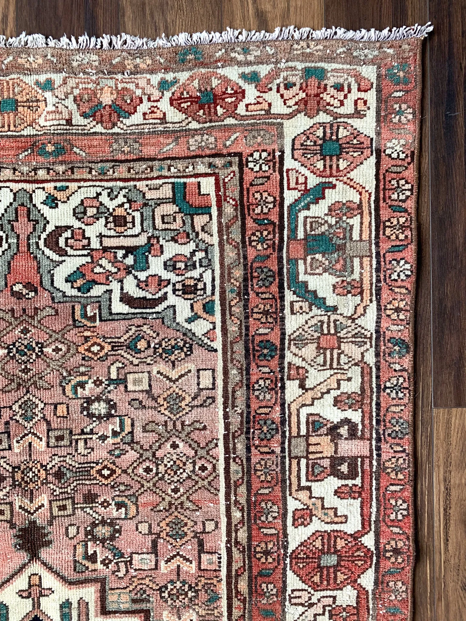 No. A1103 - 3.4' x 6.0' Vintage Persian Zanjan Area Rug